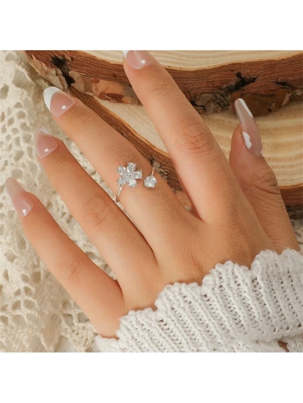 NWT Rhinestone Flower Cute Ring